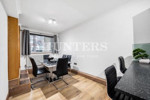 4 Paddock Road, London, NW2 7DL