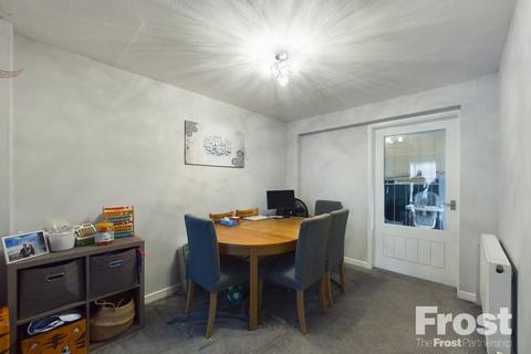 6 Conway Drive, Ashford, TW15 1RQ