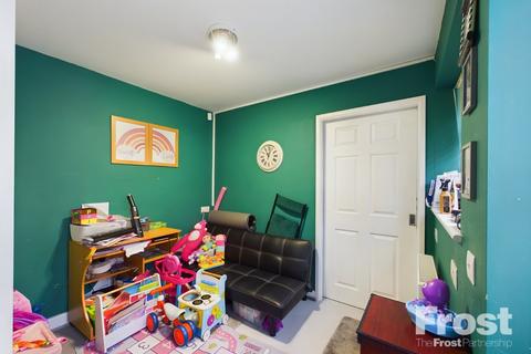 6 Conway Drive, Ashford, TW15 1RQ