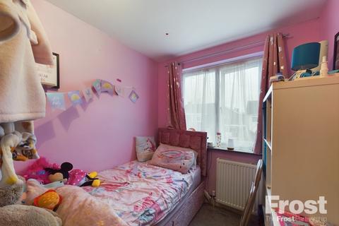 6 Conway Drive, Ashford, TW15 1RQ
