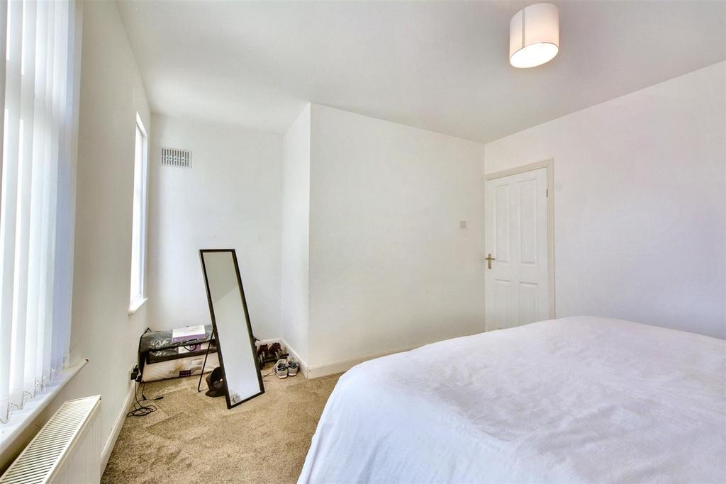 Bedroom 1 2.jpeg