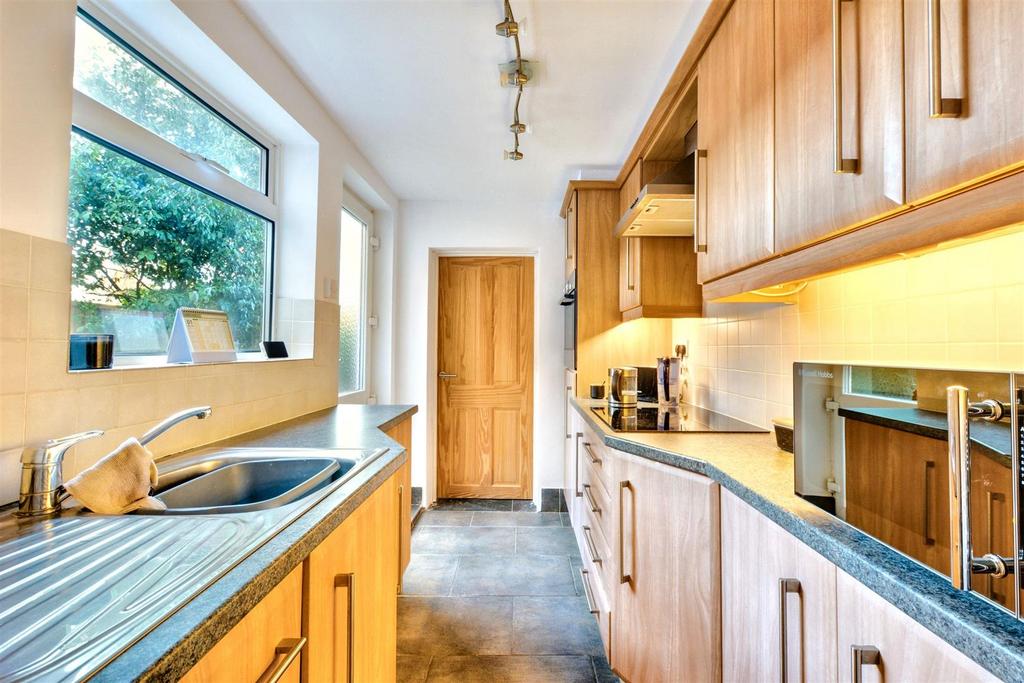 Kitchen 3.jpeg