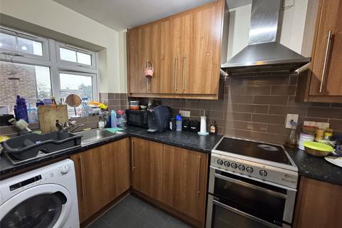 2 bedroom flat for sale, Silchester Court, Ashford TW15