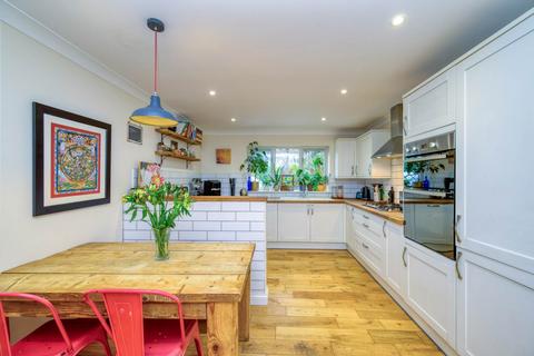 70 Oakley Road, Caversham, Reading, RG4 7RN