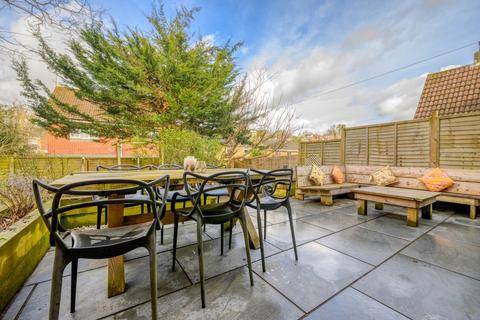 70 Oakley Road, Caversham, Reading, RG4 7RN