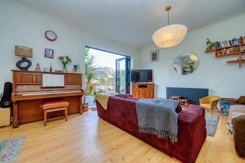 70 Oakley Road, Caversham, Reading, RG4 7RN