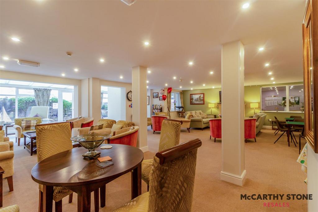 8585876-interior17.jpg