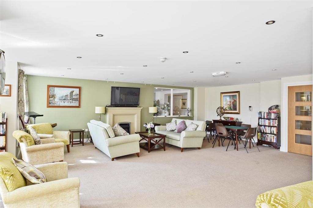 11-3890 SBMCS-Flat18 Middleton Court- 1.JPG81 (1).j