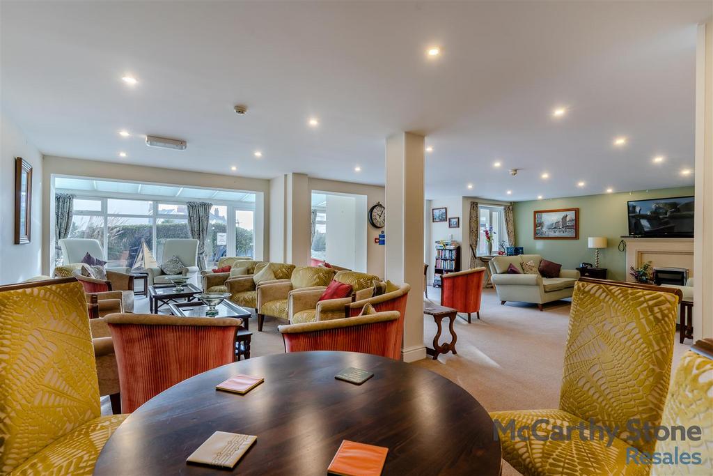 8633963-interior01.jpg