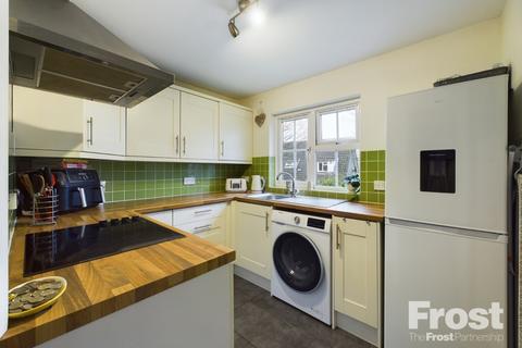 1 bedroom apartment for sale, Pinewood Mews, Oaks Road, Stanwell, Staines-upon-Thames, TW19