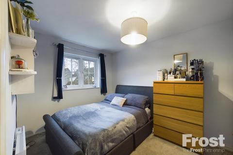 1 bedroom apartment for sale, Pinewood Mews, Oaks Road, Stanwell, Staines-upon-Thames, TW19