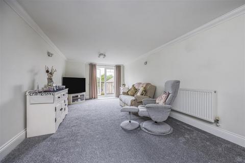 2 bedroom flat for sale, 82 Penn Hill Avenue, Poole