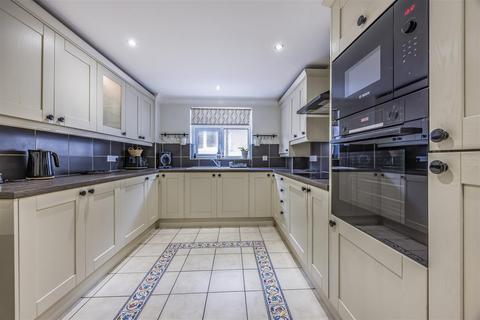 2 bedroom flat for sale, 82 Penn Hill Avenue, Poole