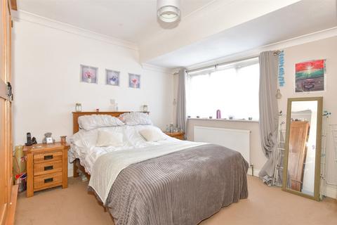 61 Binney Road, Allhallows, Rochester, ME3 9PN