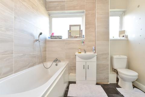 61 Binney Road, Allhallows, Rochester, ME3 9PN
