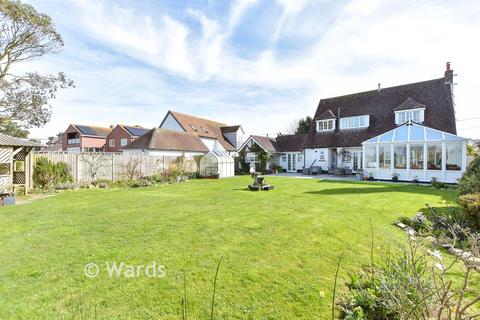 4 bedroom detached house for sale, Madeira Road, Littlestone TN28