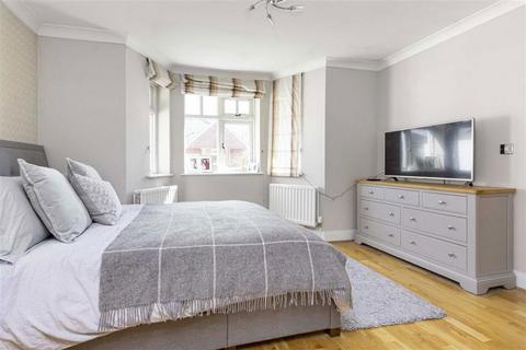 2 bedroom house to rent, Royal Oak Mews, Teddington TW11