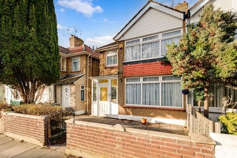 3 bedroom semi-detached house for sale, Beresford Avenue, London W7