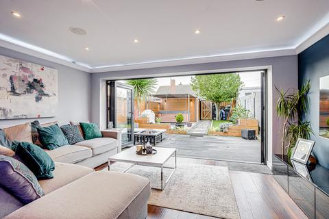 21 Brookfields, Leigh-on-sea, SS9 5PG