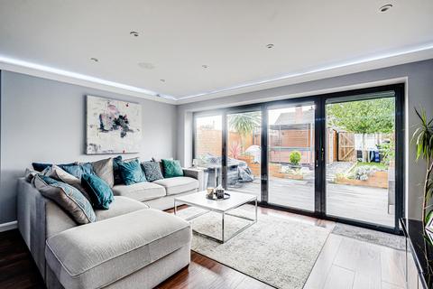 21 Brookfields, Leigh-on-sea, SS9 5PG