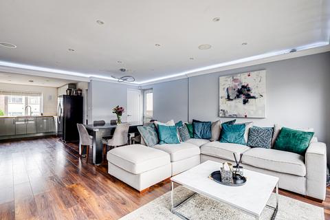 21 Brookfields, Leigh-on-sea, SS9 5PG