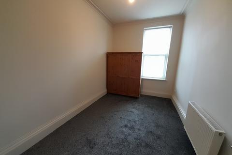 1 bedroom flat to rent, 2 Manygates Park, Wakefield, WF1