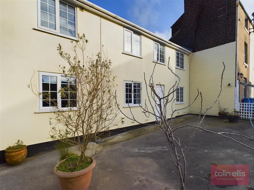 CAM05075 G0-PR0019-STILL022.jpg