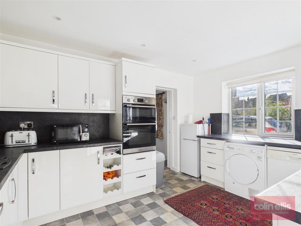 CAM05075 G0-PR0233-STILL008.jpg