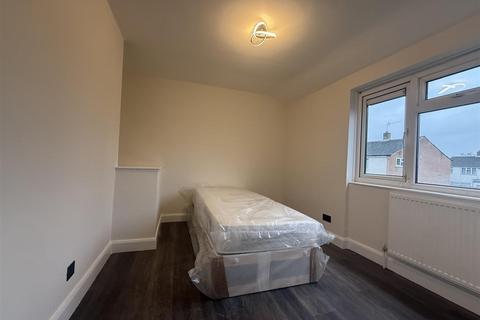 4 bedroom house to rent, Ridley Road, Welling