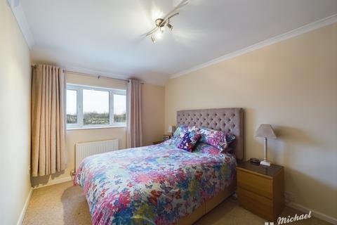 11 Hulbert End, Aylesbury, HP21 9DF