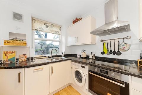 2 bedroom flat for sale, Dulwich Wood Park, Crystal Palace, London, SE19