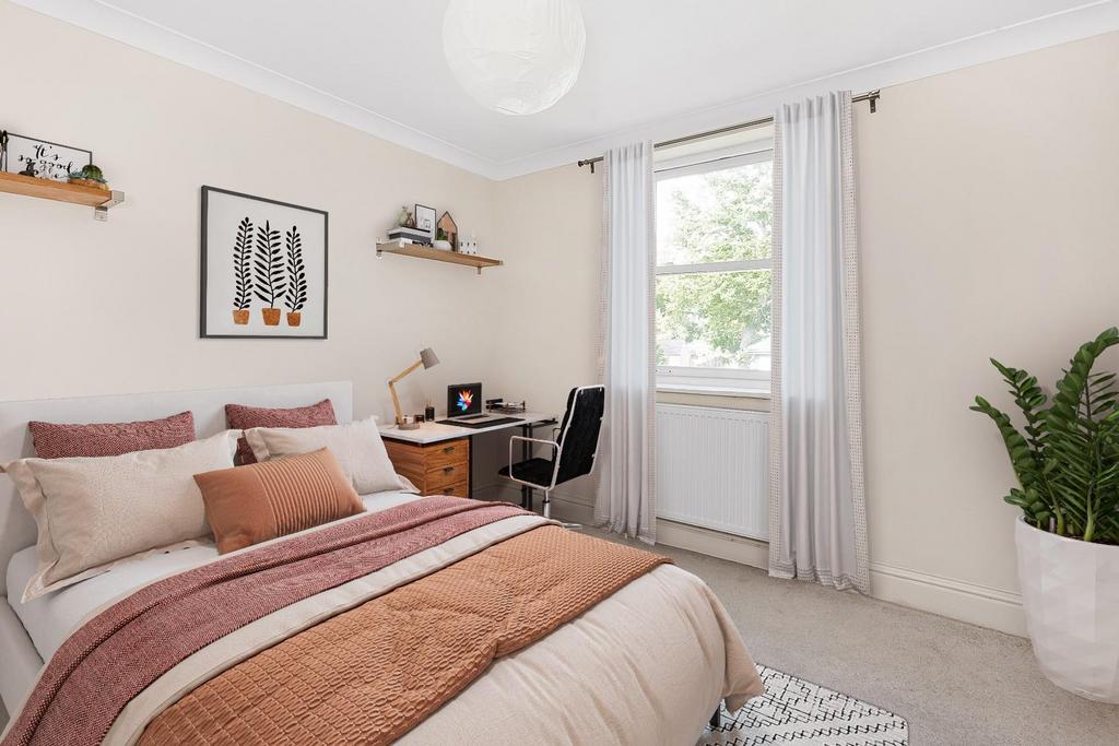 Dulwich Wood Park, Crystal Palace... 2 bed flat - £395,000