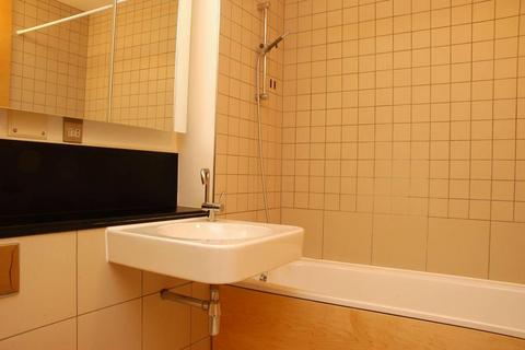 2 bedroom flat for sale, Becquerel Court, London SE10