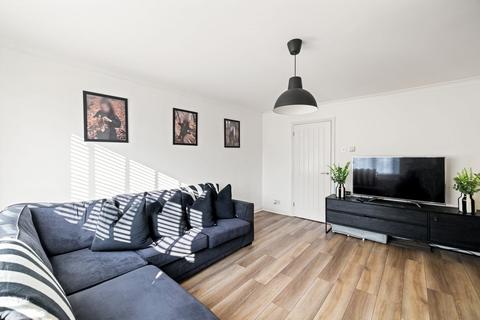 3 bedroom end of terrace house for sale, The Street, Eythorne, Dover, CT15
