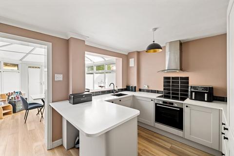 3 bedroom end of terrace house for sale, The Street, Eythorne, Dover, CT15