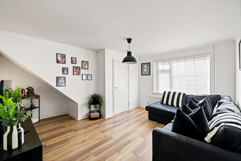3 bedroom end of terrace house for sale, The Street, Eythorne, Dover, CT15