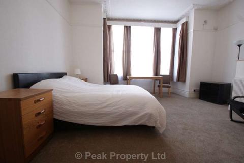 1 bedroom in a house share to rent, York Road, Southend On Sea SS1