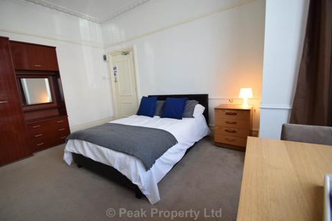 1 bedroom in a house share to rent, York Road, Southend On Sea SS1