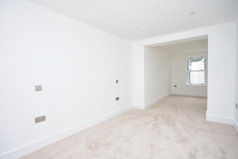 2 bedroom apartment to rent, Augusta Gardens, Folkestone, CT20