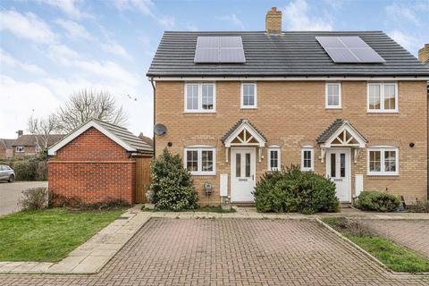 3 bedroom end of terrace house for sale, Harvey Way, Cambridge CB25