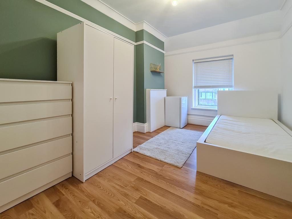115a - Room 6 - Picture 2