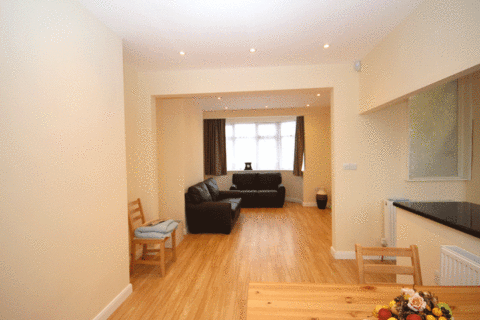 3 bedroom semi-detached house to rent, Lawrence Crescent, Edgware HA8