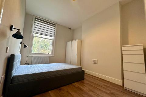 2 bedroom flat to rent, Florence Road, Hornsey