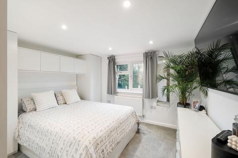 undefined, Bronte Close, Shirley, B90