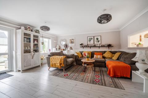 32 Hibbs Close, Swanley, BR8 7FA