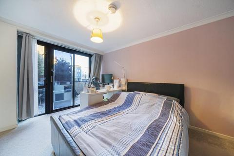 4 bedroom flat for sale, Earls Court Road, Earls Court