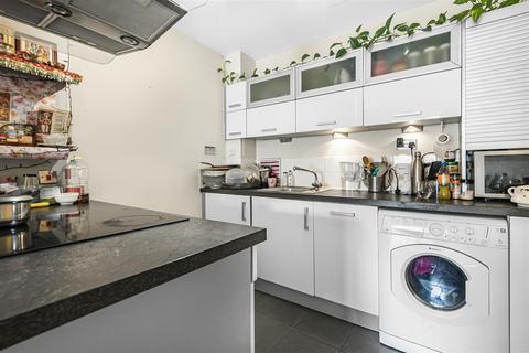 1 bedroom apartment for sale, Throwley Way, Sutton