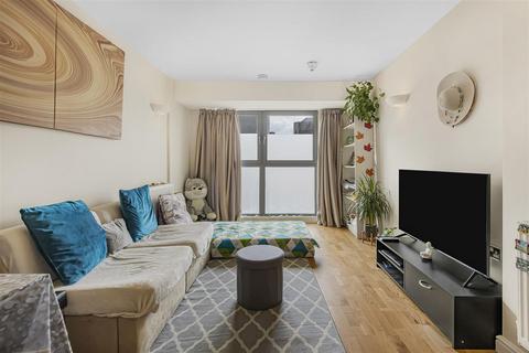 1 bedroom apartment for sale, Throwley Way, Sutton