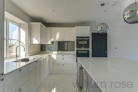 5 bedroom detached house for sale, Mott Street, London E4