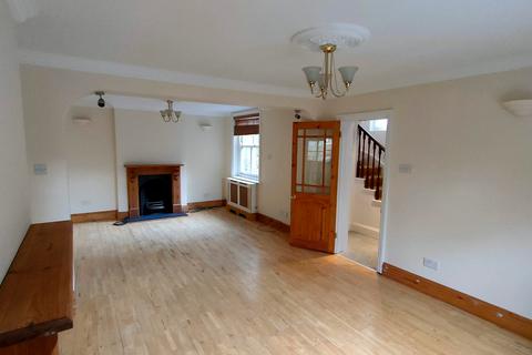 4 bedroom detached house to rent, Borgard Road, London SE18